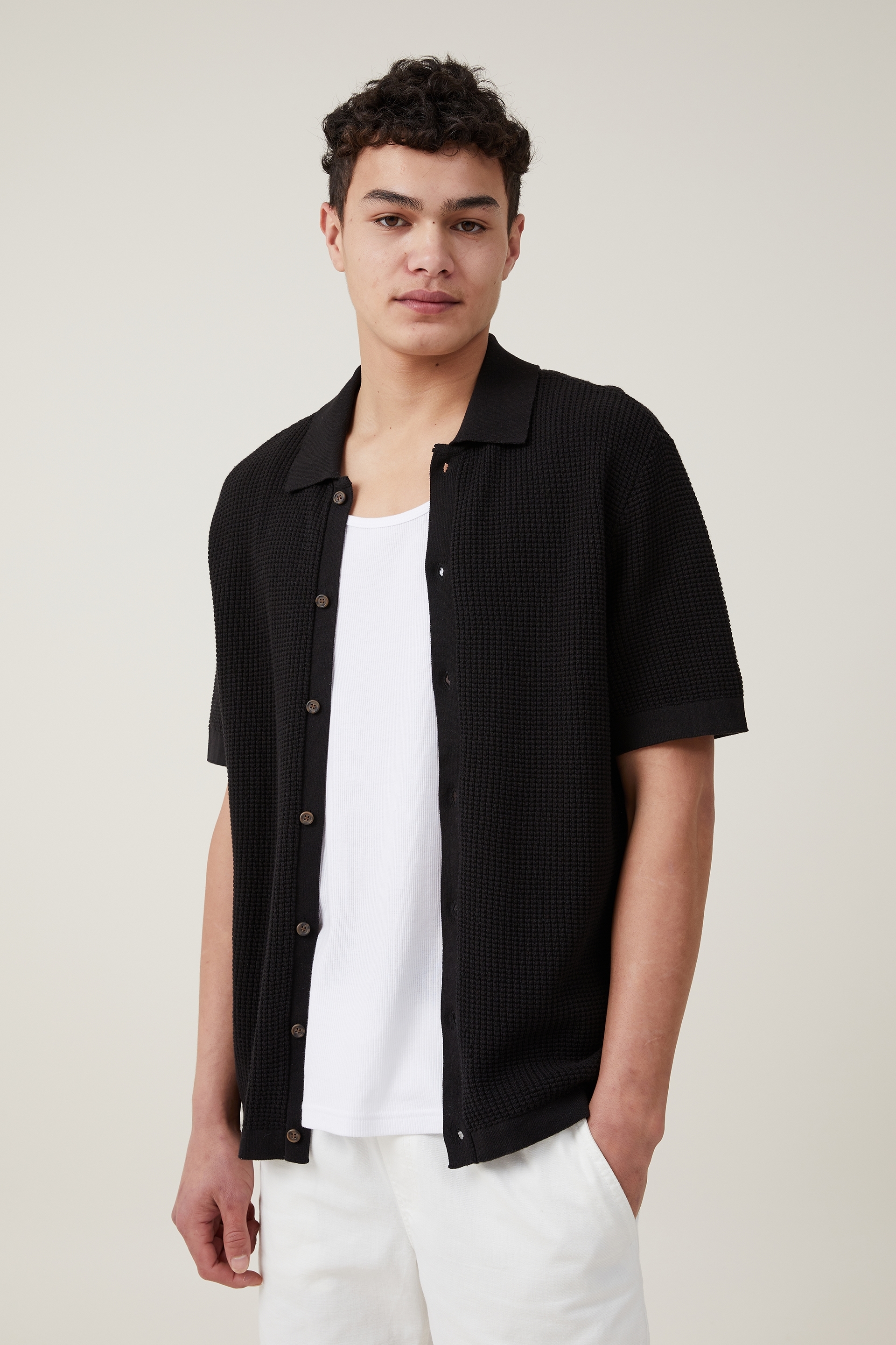 Cotton On Men - Pablo Short Sleeve Shirt - Washed black