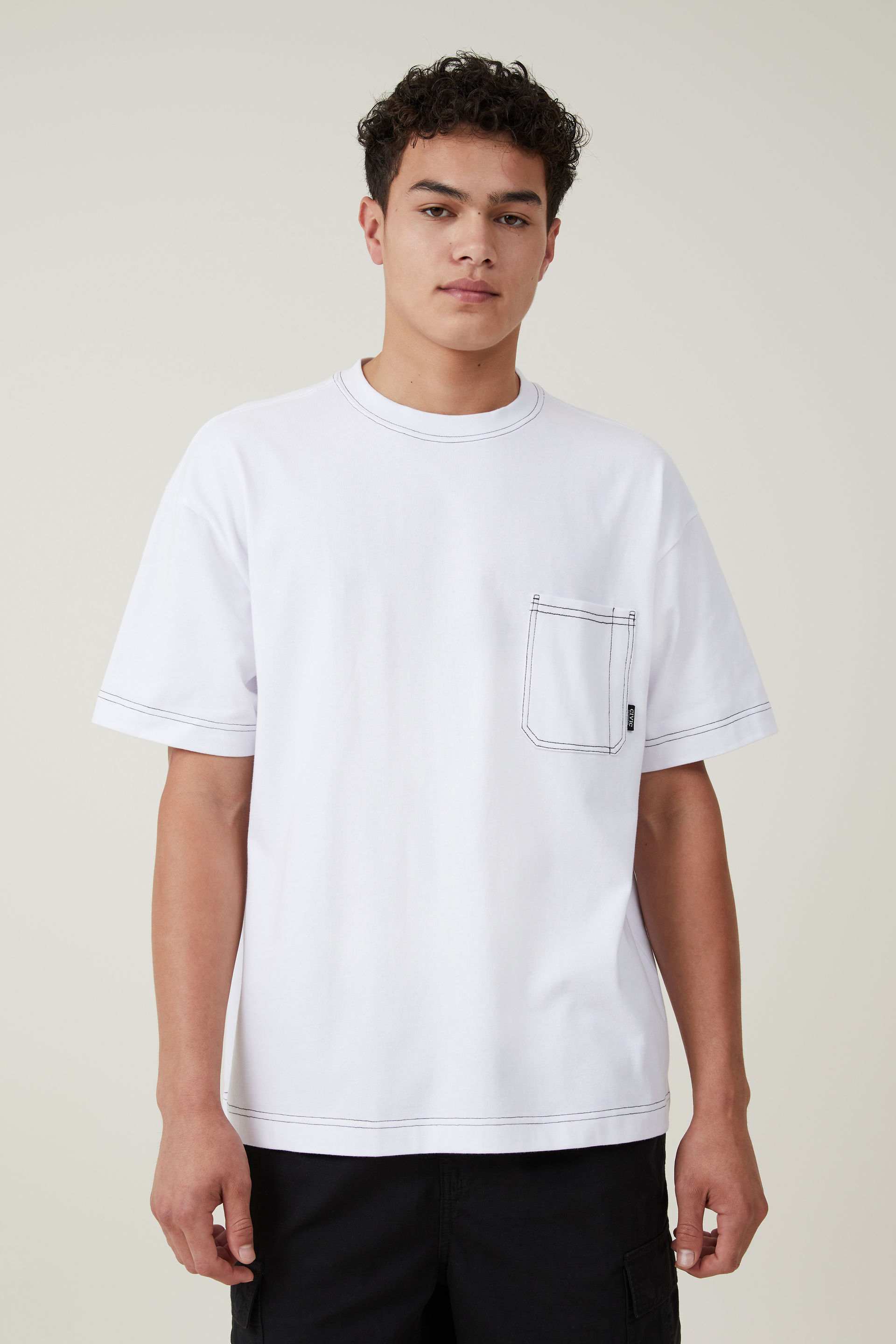 Cotton On Men - Box Fit Pocket T-Shirt - White / civic contrast