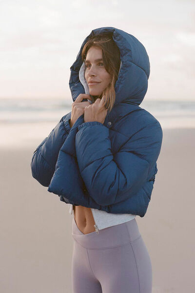 The Mother Puffer Wrap Cropped Jacket, NAVY PEONY