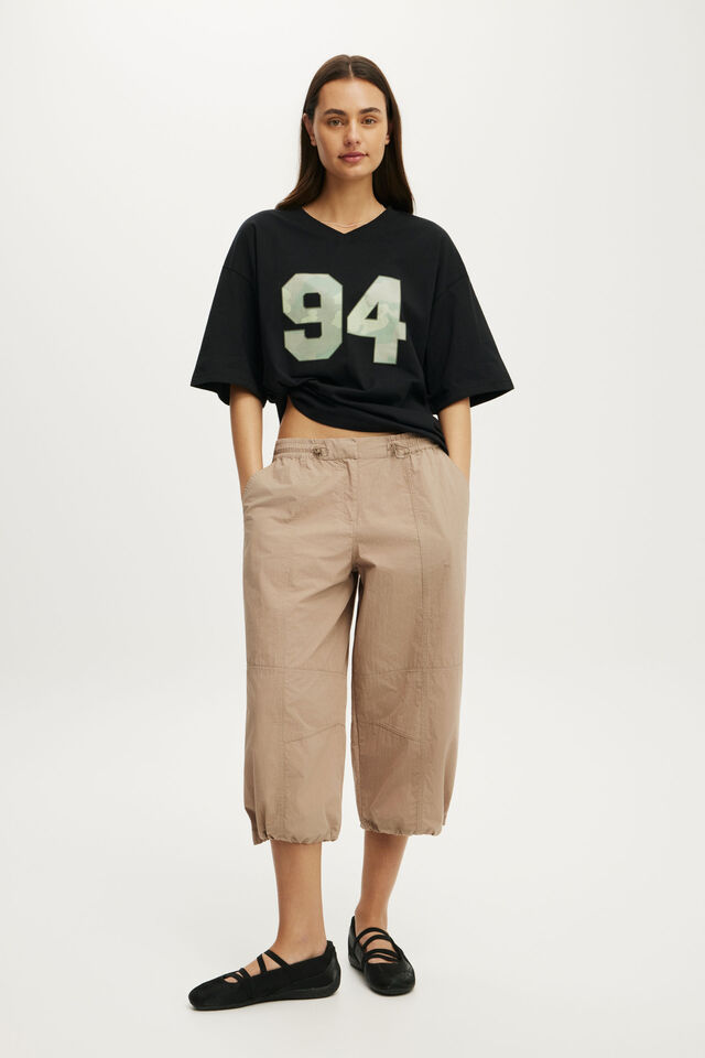 Active Graphic V-Neck Tee, BLACK/CUTEILITY