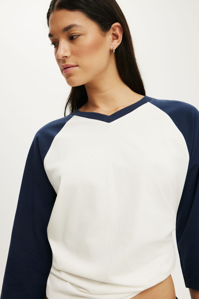 Active 3/4 Sleeve Graphic Raglan Tee, CLOUD DANCER/PREP SPORT NAVY