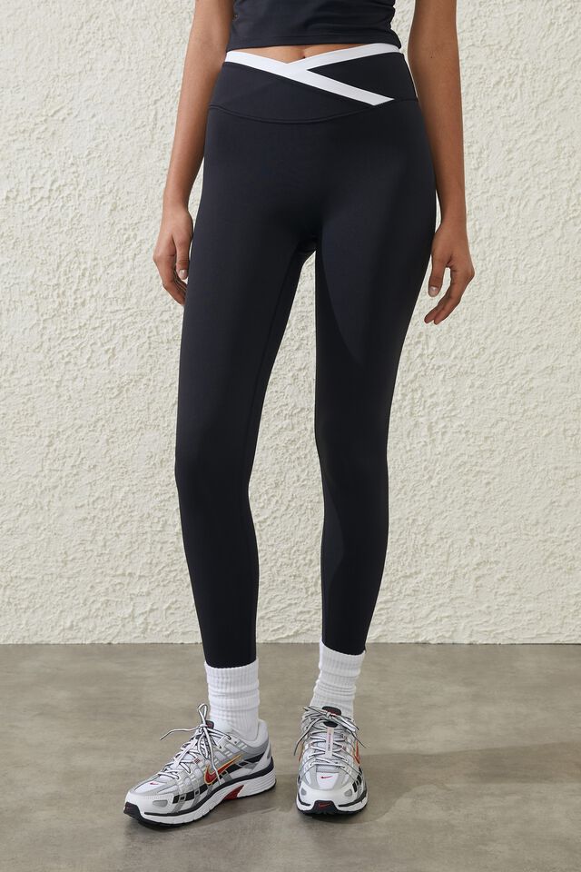 Legging - Ultra Luxe Crossover 7/8 Tight, BLACK/WHITE TIPPING