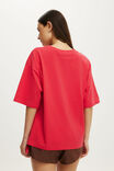 Active Graphic V-Neck Tee, CHARGED RED/RETRO - example image 3