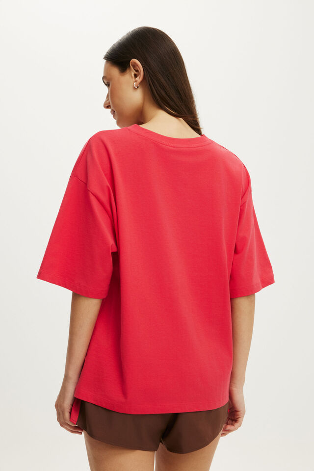 Active Graphic V-Neck Tee, CHARGED RED/RETRO