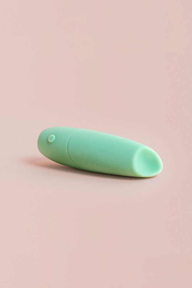 Smile Makers Vibrators, THE WHISPERER