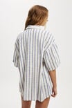 Blusa - The Essential Short Sleeve Beach Shirt, BLUE/NATURAL STRIPE - vista alternativa 3