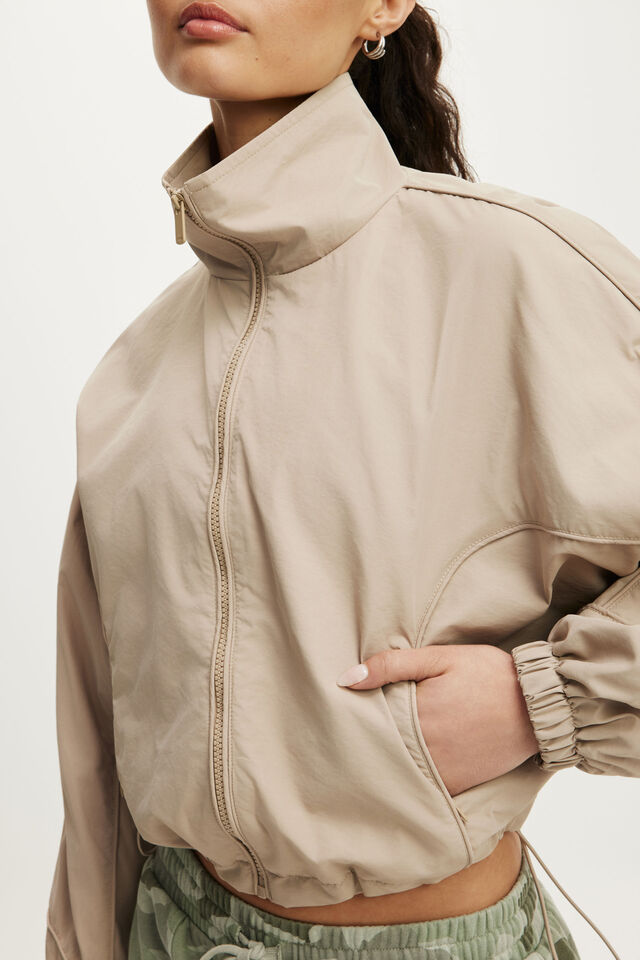 Active Cropped Contrast Anorak, LATTE