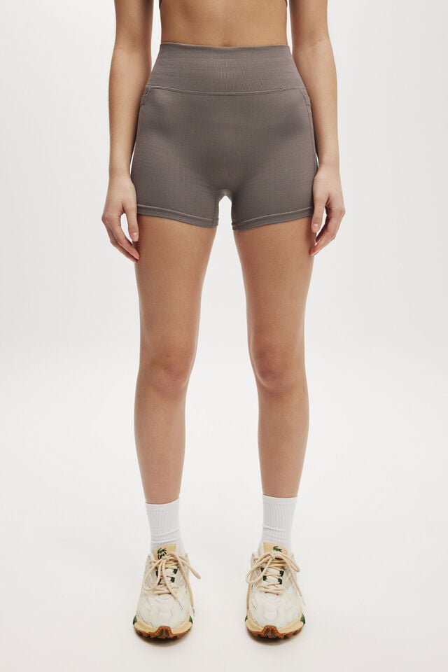 Seamless Pocket Shortie Short, DESERT GREY