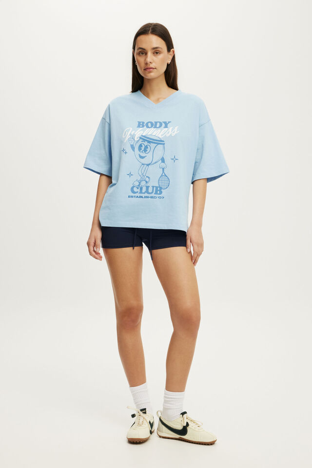 Active Graphic V-Neck Tee, CAMPUS BLUE/RETRO