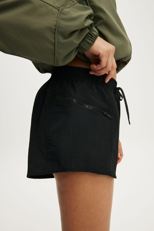 Stride Outdoor Woven Short, BLACK