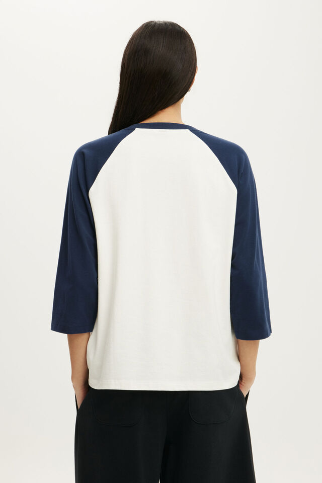 Active 3/4 Sleeve Graphic Raglan Tee, CLOUD DANCER/PREP SPORT NAVY