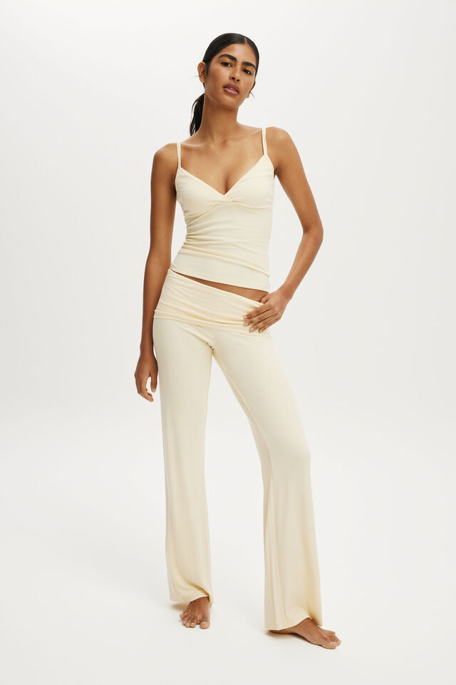 Airy Soft Triangle Cami, BANANA WHIP