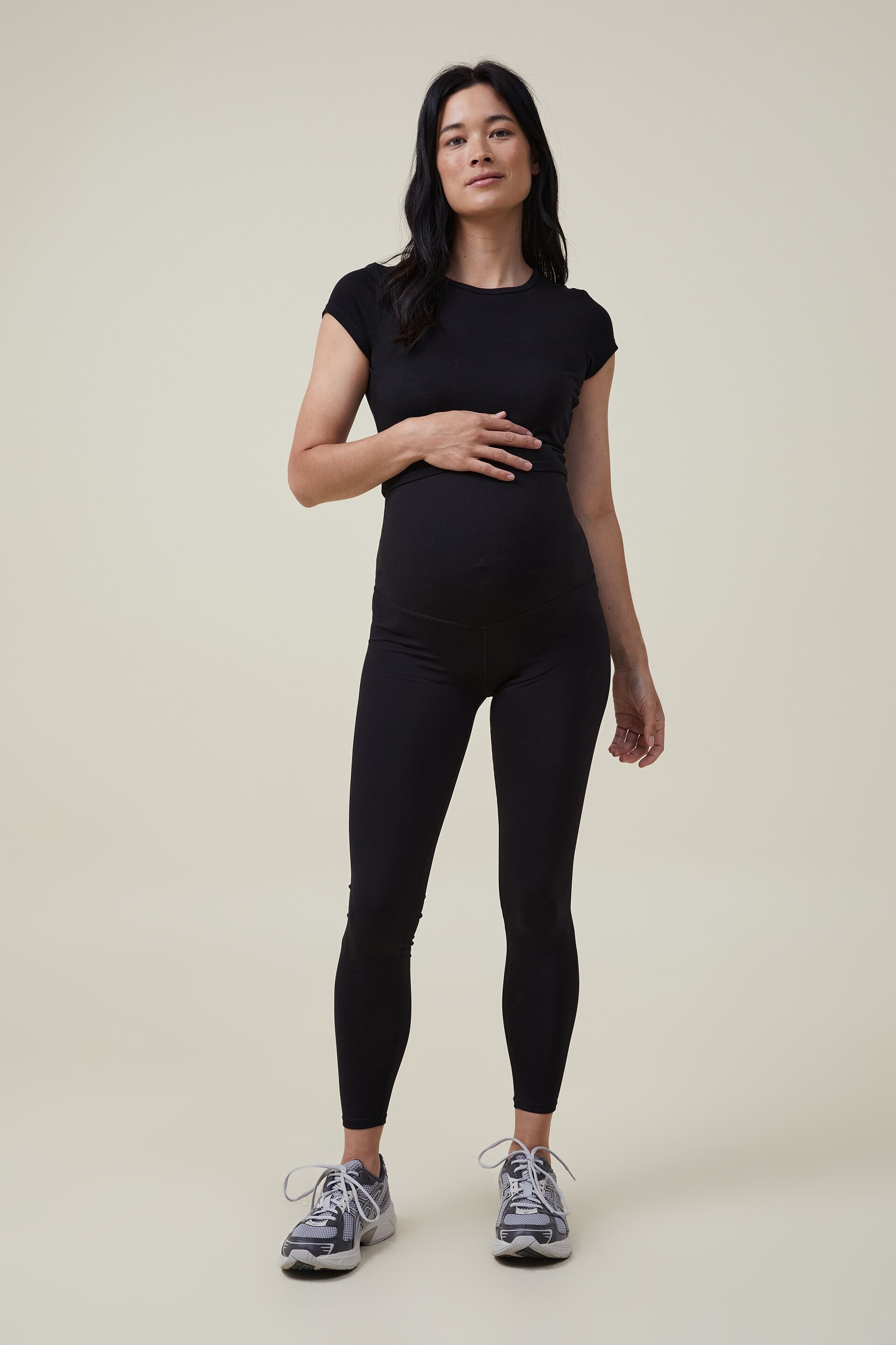 Cotton:On Maternity activewear leggings in black | ASOS