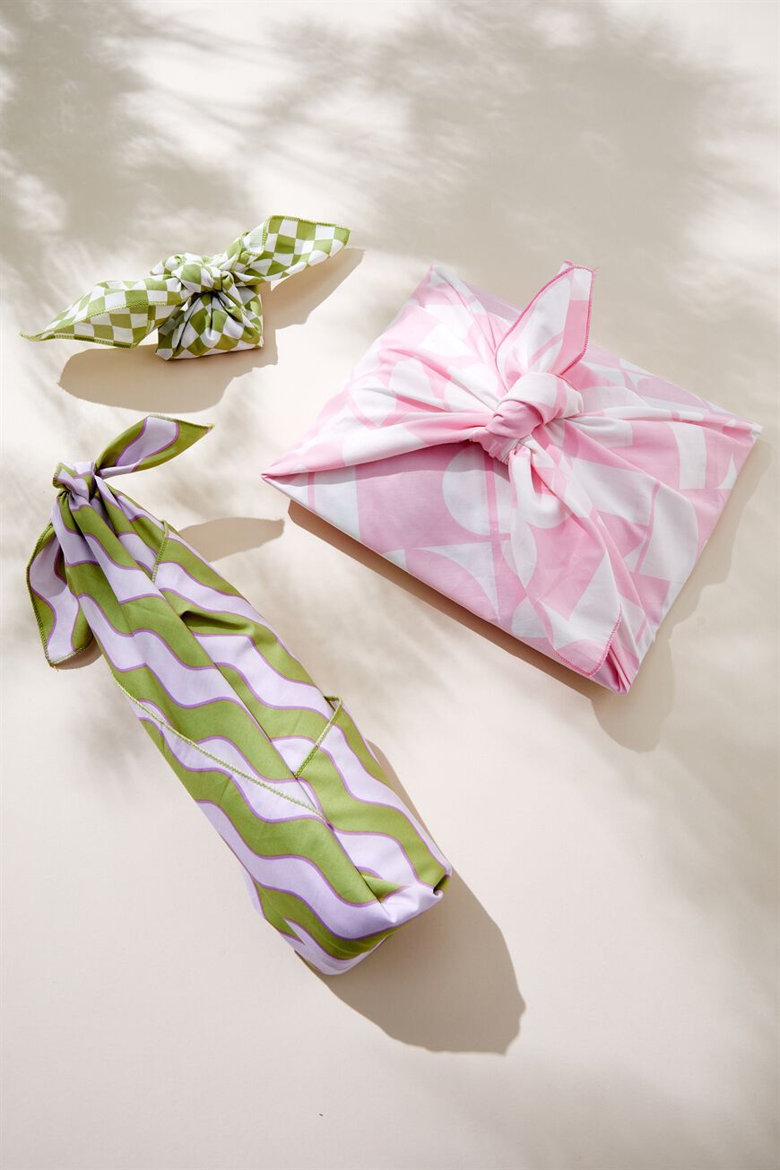 Furoshiki, Japanese Wrapping Cloth, Furoshiki Gift Wrap | Koi Nobori, –  HanaBee