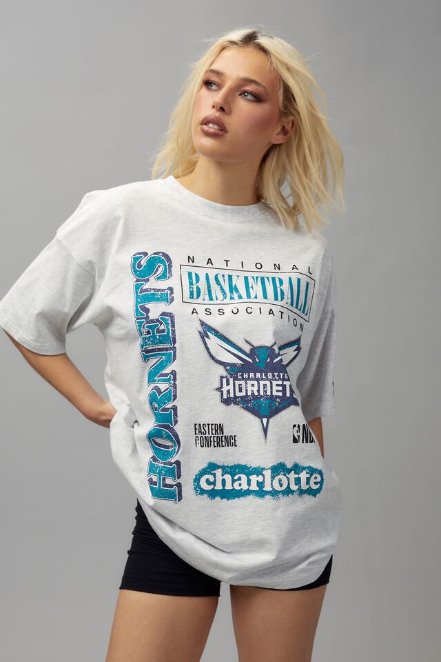 Vintage CHARLOTTE HORNETS Nba Basketball T-shirt Mens XL -  Hong Kong