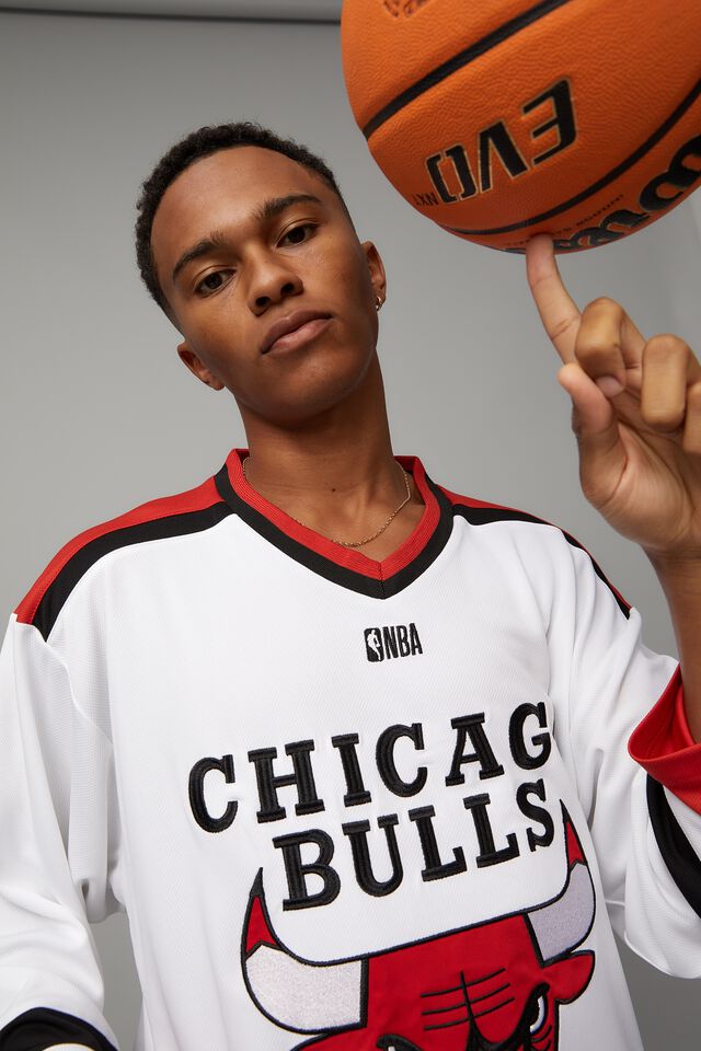 NBA Chicago Bulls Men's Long Sleeve T-Shirt - L