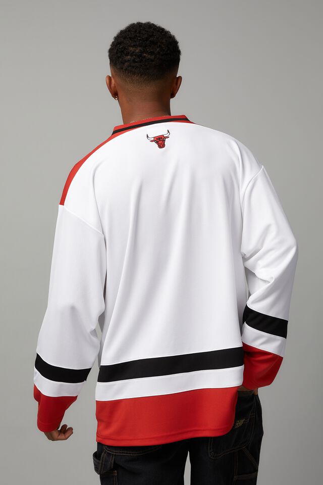 Buy Chicago Bulls Crew-Neck T-shirt with Long Sleeves Online at