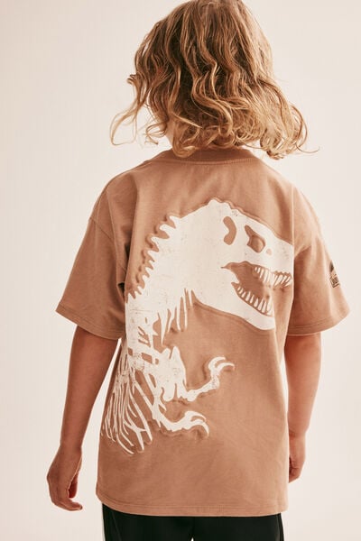 License Drop Shoulder Short Sleeve Tee, LCN UNI TAUPY BROWN/JURASSIC PARK