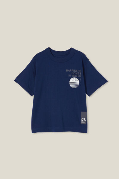 Jonny Short Sleeve Print Tee, IN THE NAVY/HAPPINESS COMES IN WAVES