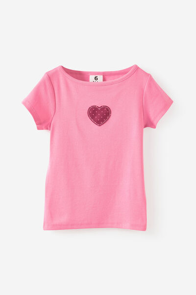 Fitted Short Sleeve Essential Boat Neck Tee, STRAWBERRY MILK/HEART APPLIQUE