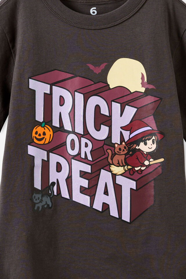 Essential Short Sleeve Graphic Tee, PHANTOM/TRICK OR TREAT