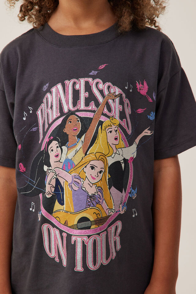 Disney Princess License Drop Shoulder Short Sleeve Tee, LCN DIS PRINCESSES ON TOUR/PHANTOM