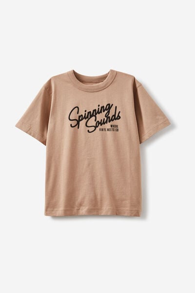 Jonny Short Sleeve Graphic Print Tee, TAUPY BROWN/BLACK SPINNING SOUNDS