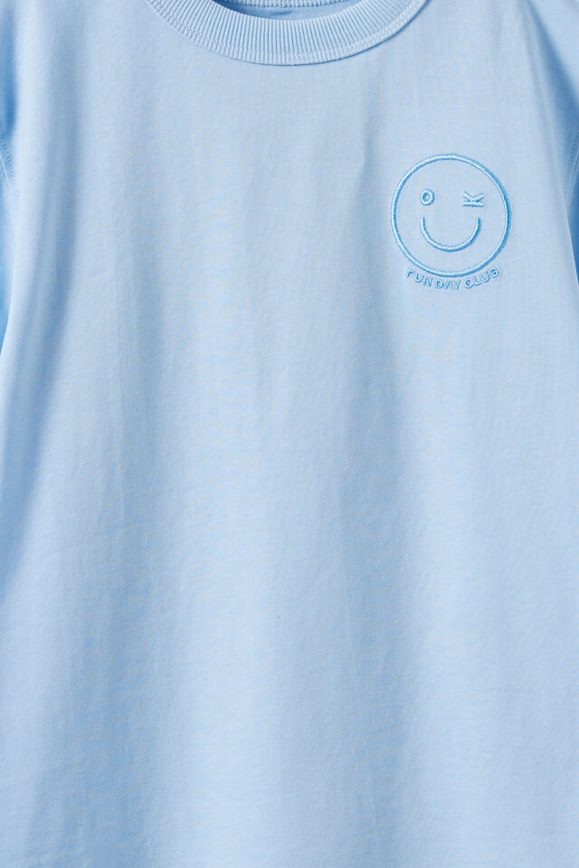 Essentials Graphic Short Sleeve Tee, CLOUD BLUE/FUN DAY