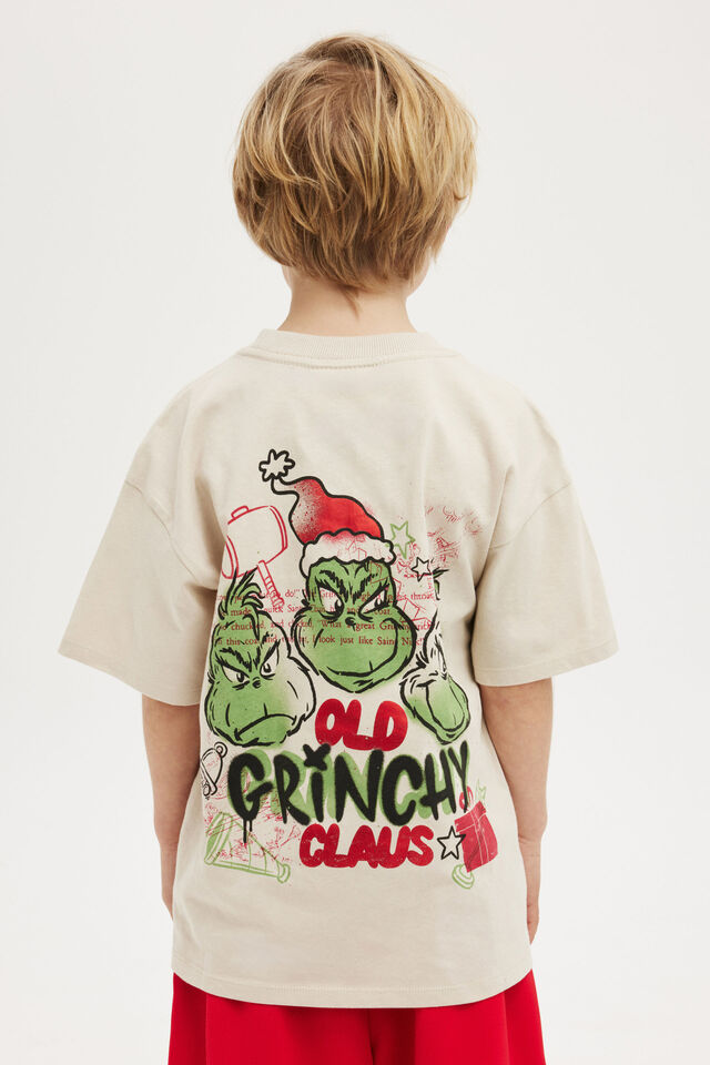 License Drop Shoulder Short Sleeve Tee, LCN DRS RAINY DAY/GRINCH MERRY MERRY