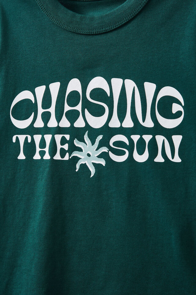 Jonny Short Sleeve Graphic Print Tee, PINE TREE GREEN/CHASING THE SUN