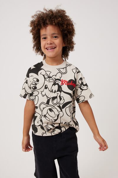 License Drop Shoulder Short Sleeve Tee, LCN DIS RAINY DAY/MICKEY AND FRIENDS YARDAGE