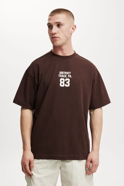 Box Fit College T-Shirt, DARK OAK/DISTRICT TRACK