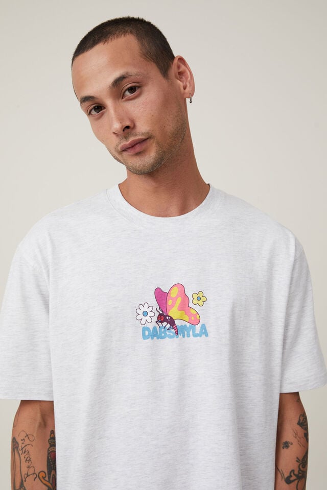 Camiseta - Dabsmyla Loose Fit T-Shirt, LCN DAB WHITE MARLE / BUTTERFLY