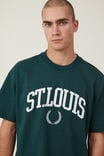 Camiseta - Box Fit College T-Shirt, PINENEEDLE GREEN / ST LOUIS - vista alternativa 4