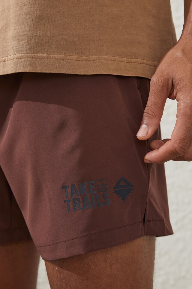 Active Tech Short, WASHED CHOCOALTE/TAKE THE TRAILS STACKED