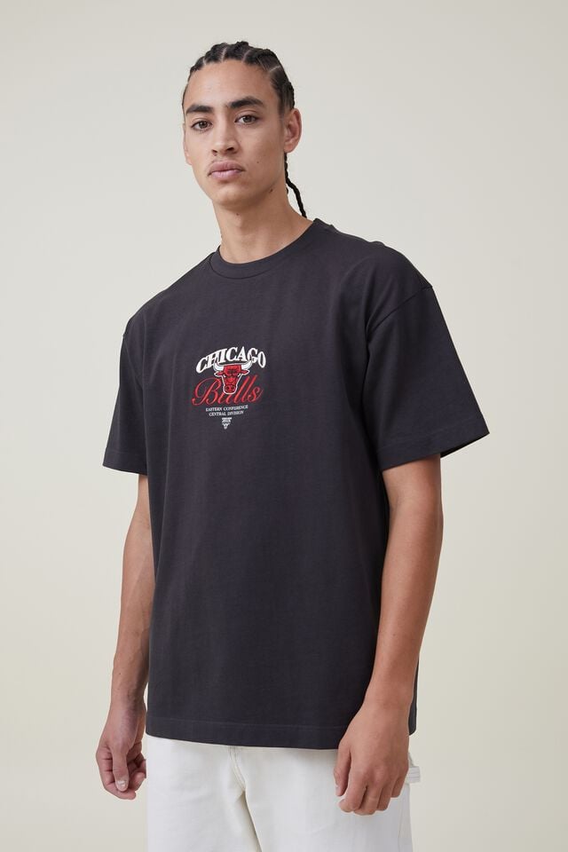 NBA Chicago Bulls Box Fit T-Shirt, LCN NBA WASHED BLACK/CHICAGO BULLS CREST