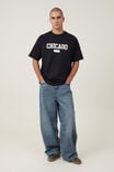 Camiseta - Box Fit College T-Shirt, BLACK / CHICAGO - vista alternativa 2