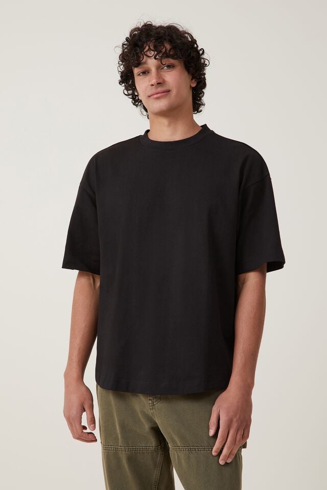 Box Fit Scooped Hem T-Shirt, BLACK