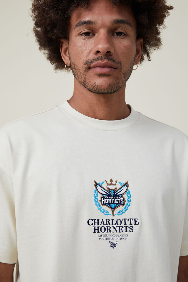 NBA Charlotte Hornets Box Fit T-Shirt, LCN NBA ECRU/CHARLOTTE HORNETS CREST
