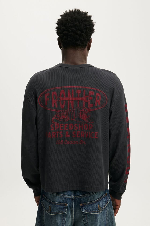 Cropped Fit Textured Graphic Ls T-Shirt, WASHED BLACK / FRONTIER