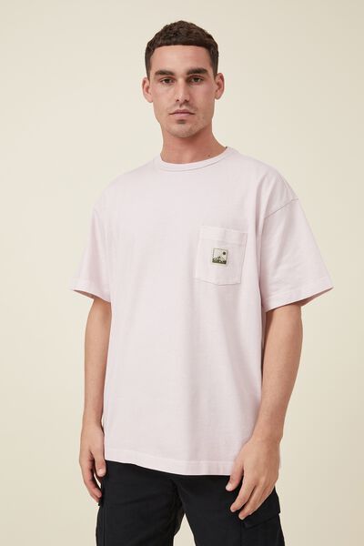 Camiseta - Heavy Weight T-Shirt, CLOUD PINK POCKET/WOVEN MOUNTAIN