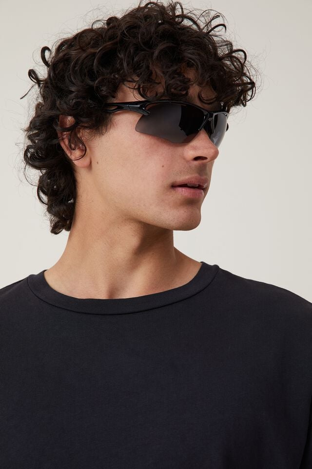 The Accelerate Polarized Sunglasses, BLACK / BLACK / SMOKE GRADIENT