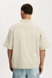 Camiseta - Boxy Fit Short Sleeve Shirt, STONE - vista de exemplo 3