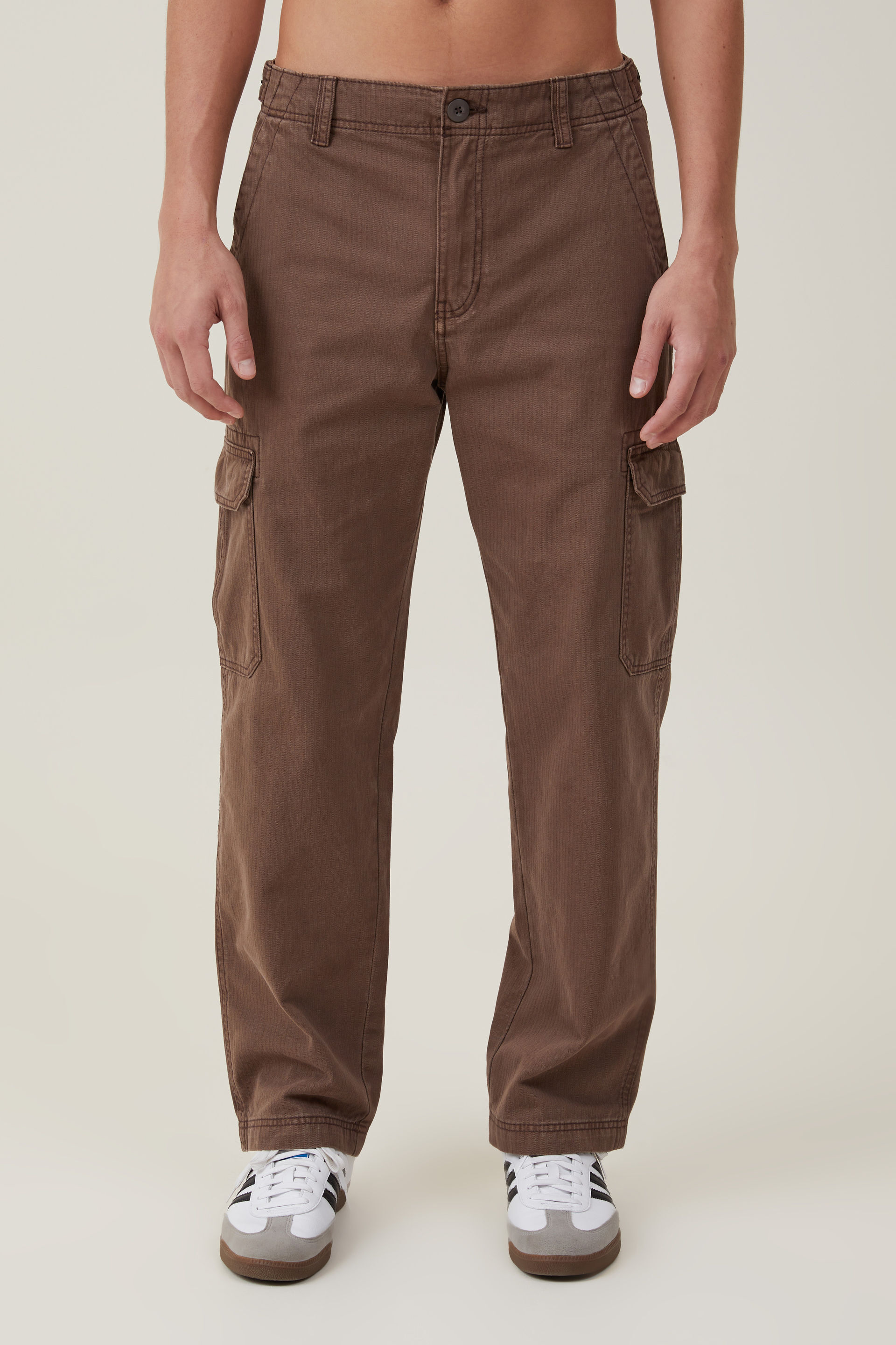 Twill Baggy Fit Cargo Pants in Brown | Hallensteins US