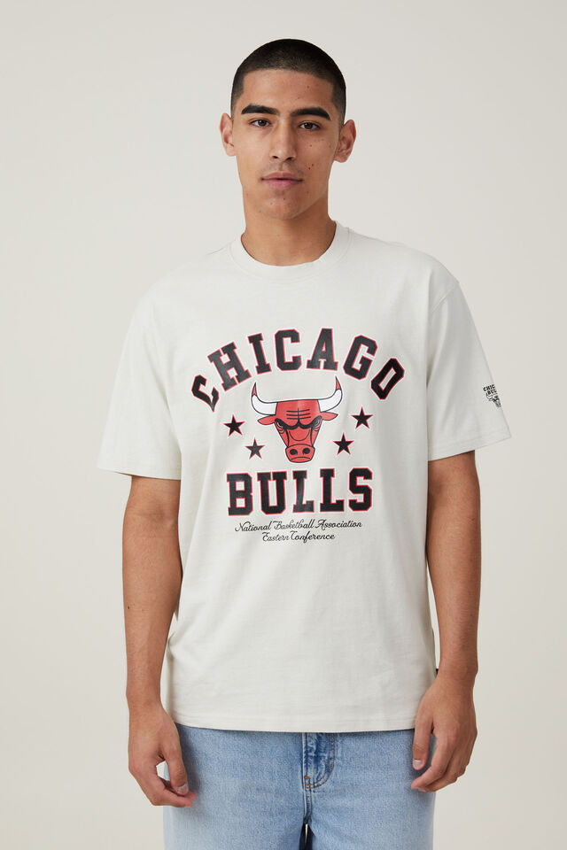 NBA Chicago Bulls Loose Fit T-Shirt, LCN NBA BONE / BULLS - ARCHED STARS