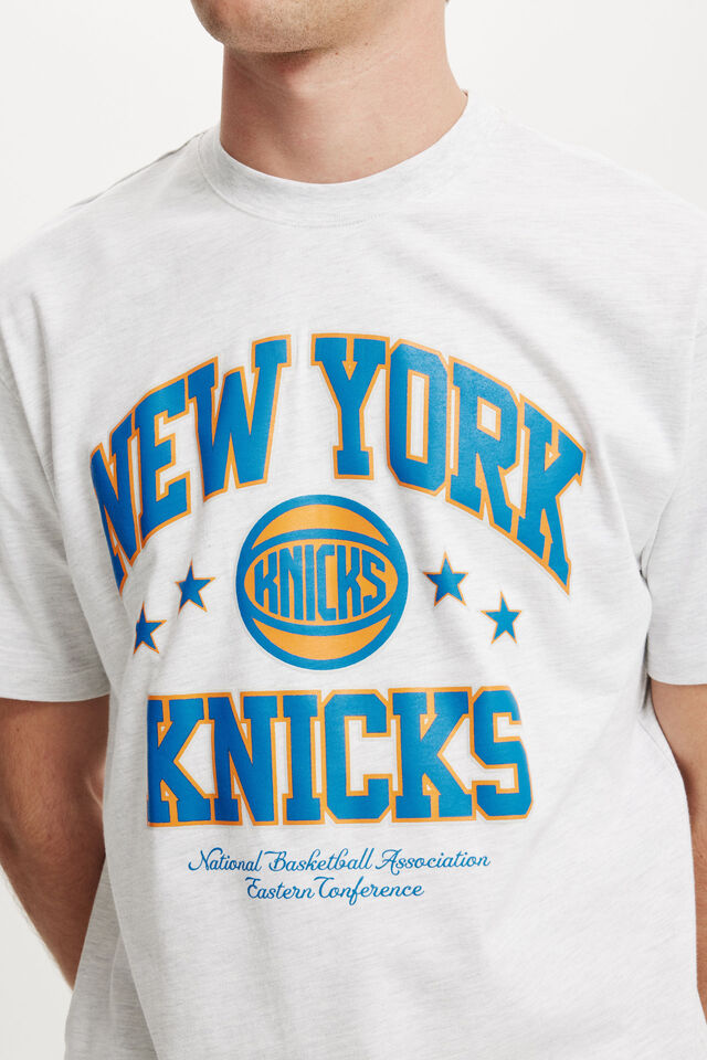 NBA New York Knicks Loose Fit T-Shirt, LCN NBA WHITE MARLE / KNICKS - ARCHED STARS