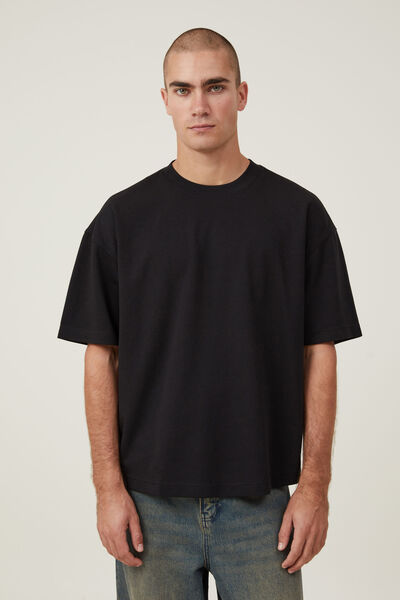 Hyperweave Scooped Hem T-Shirt, BLACK