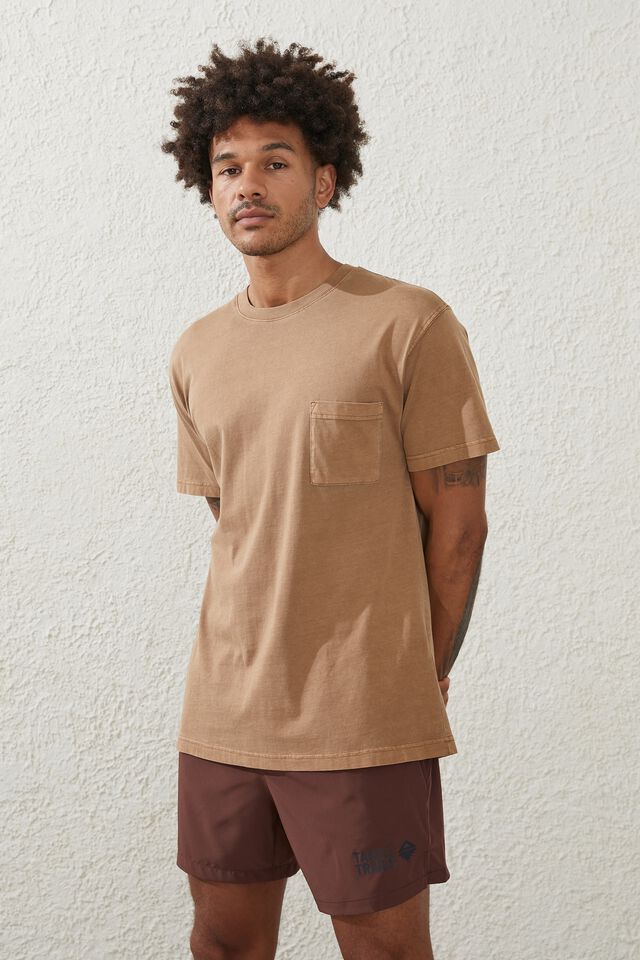 Active Tech Short, WASHED CHOCOALTE/TAKE THE TRAILS STACKED