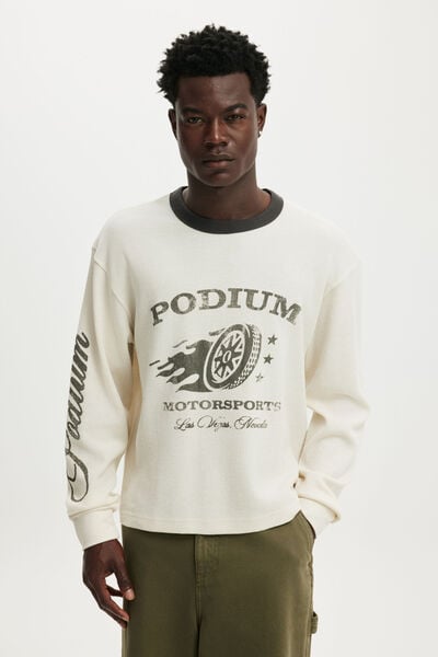 Cropped Fit Graphic Long Sleeve, OAT / PODIUM