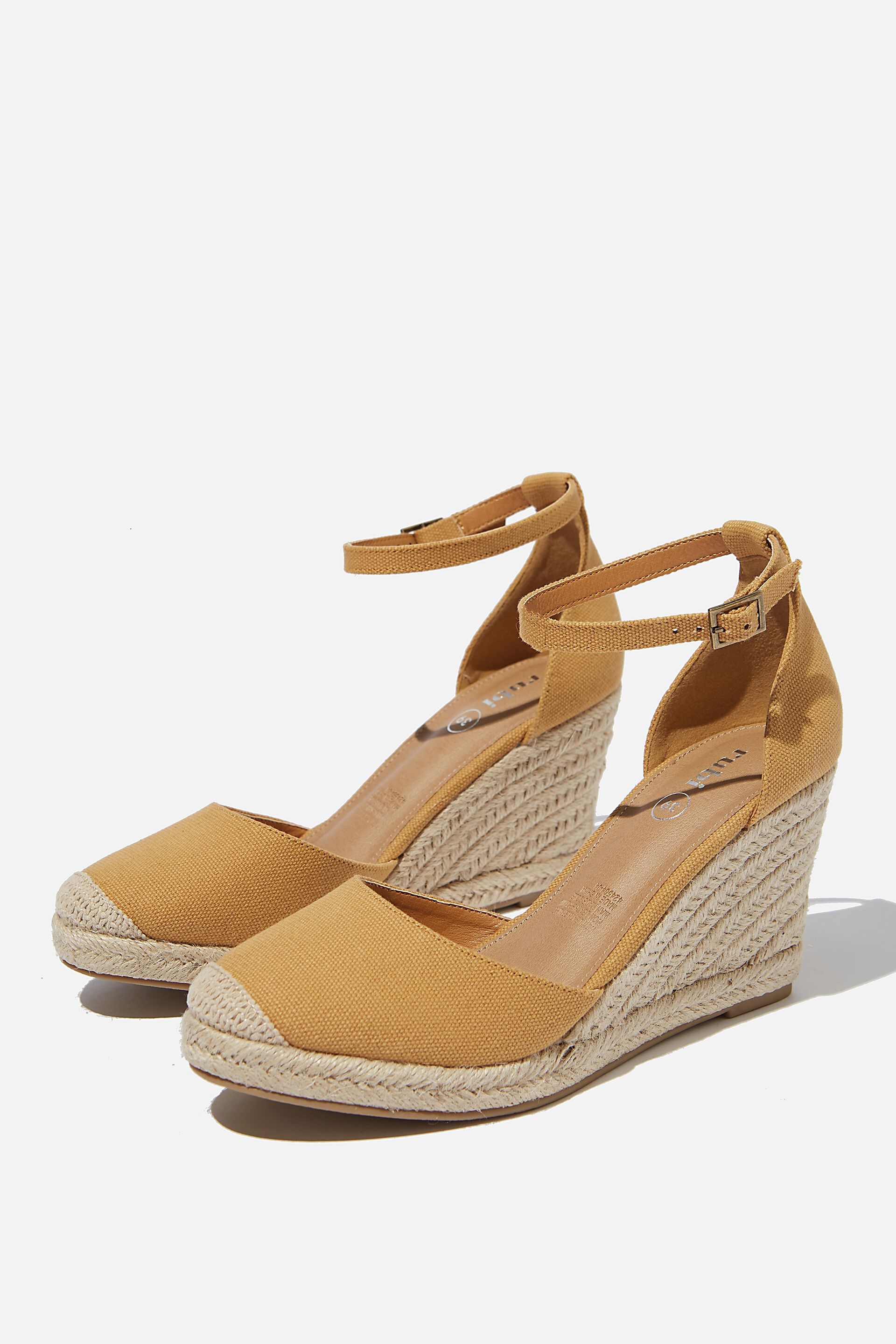 covered toe wedges